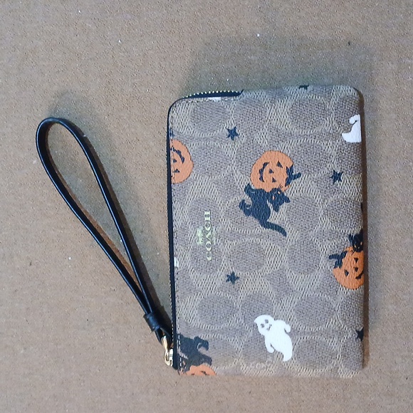 Coach Corner Zip Wristlet Halloween Print CW466 SOLD - Picture 1 of 3